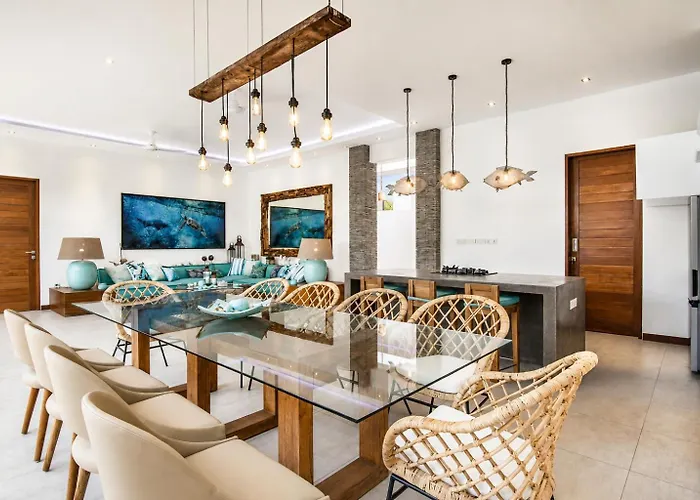 Walk To The Beach From Luxury Designer Villa 塞米亚克