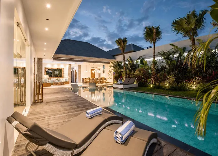 Walk To The From Luxury Designer Villa Seminyak